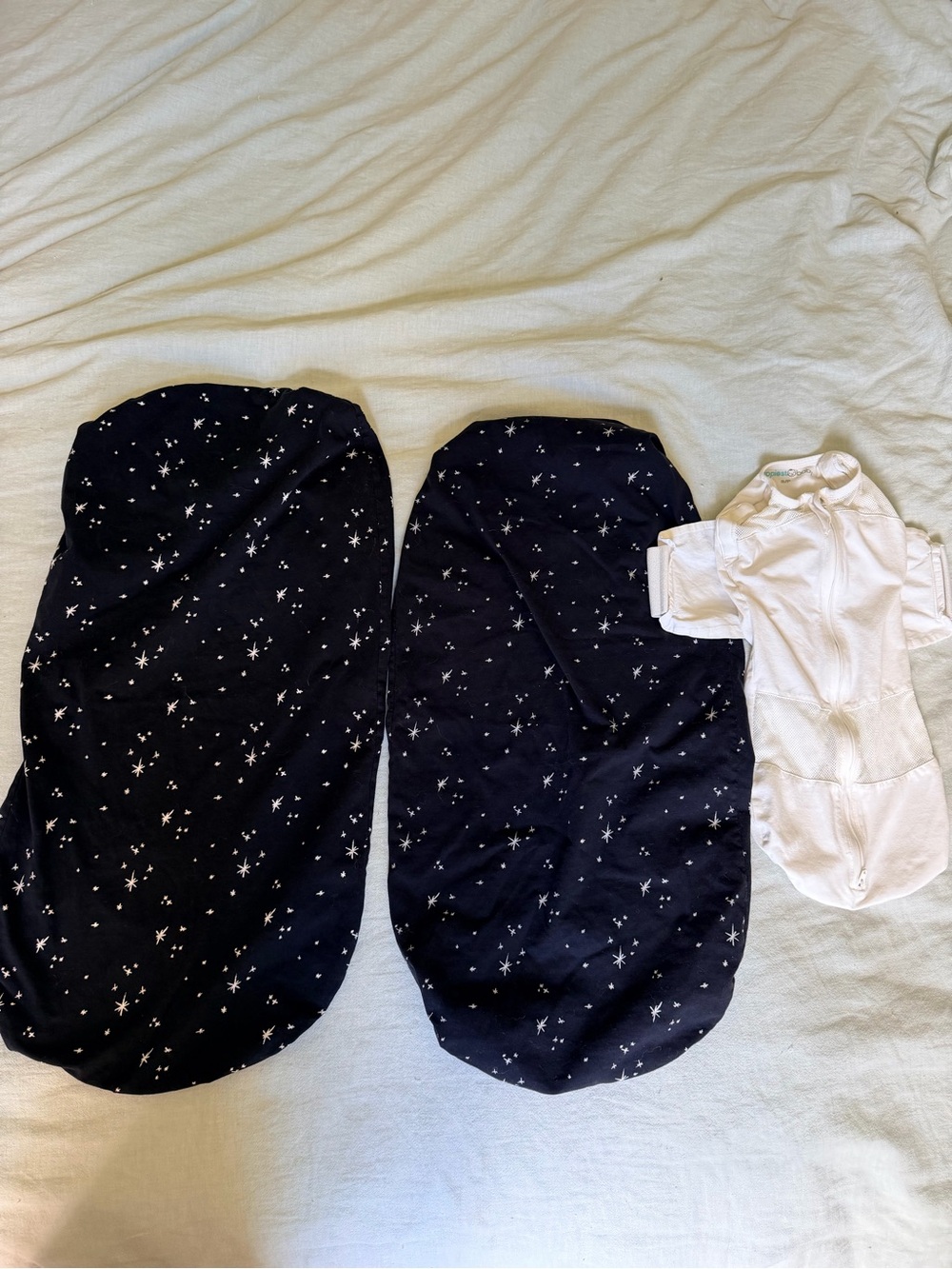 Snoo bassinet sheets and swaddle